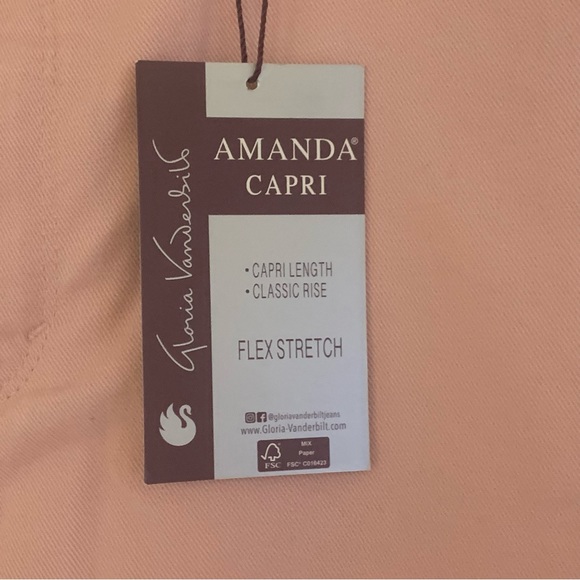 Gloria Vanderbilt Capris - Picture 3 of 4